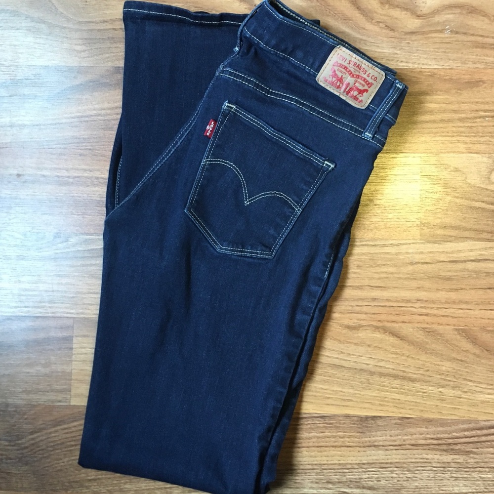 Levi’s dark wash boot jeans